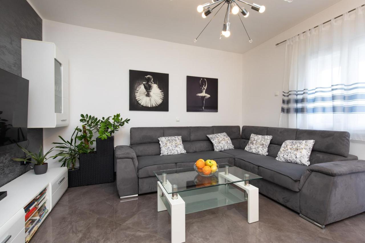 Villa Nina Baska Ngoại thất bức ảnh